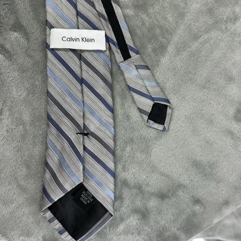Calvin Klein Boy's 100% Silk Neck Tie 2.5